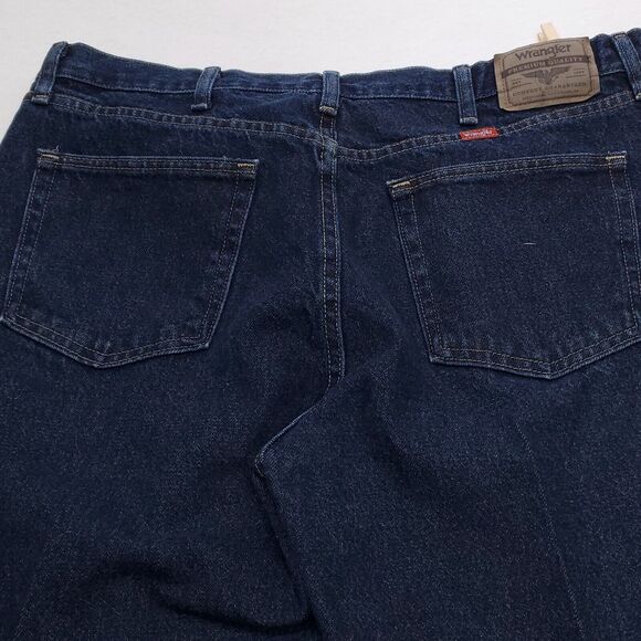 Wrangler Button Zip Casual Medium Wash Denim Jeans Mens Size 38x32 Blue - Picture 7 of 8